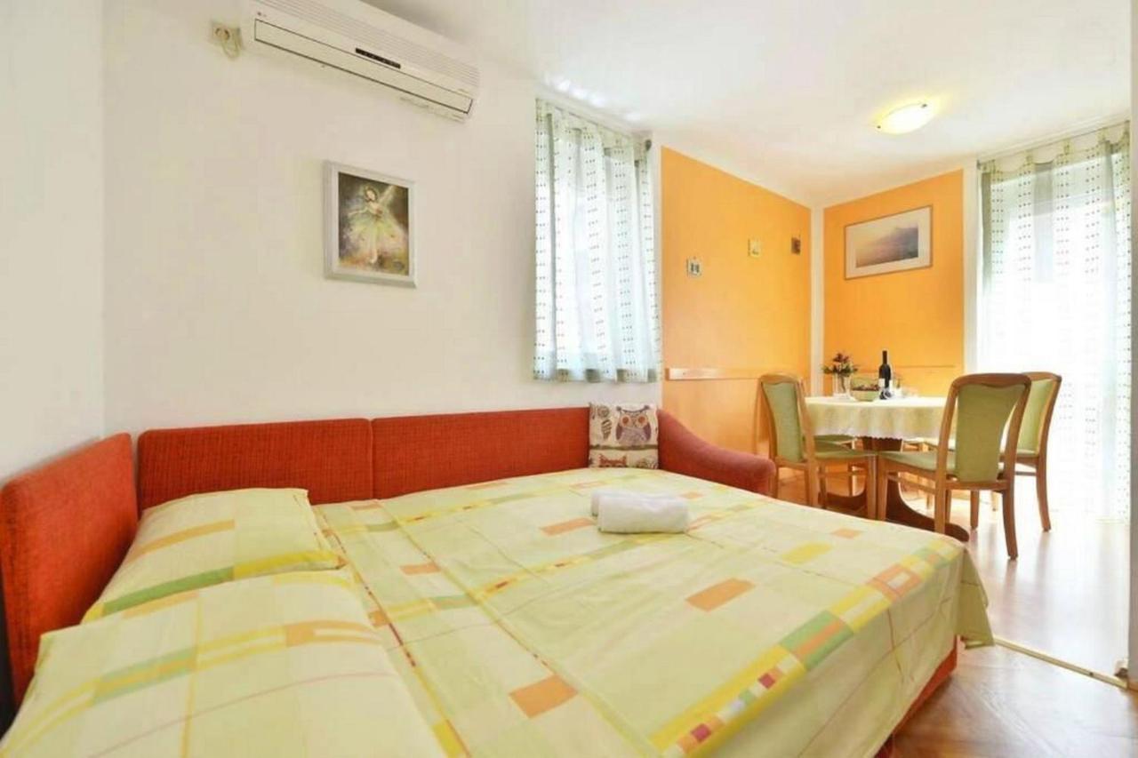 Apartment Vicko Omiš Exterior foto