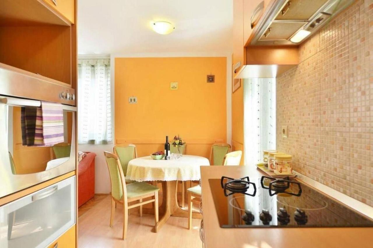 Apartment Vicko Omiš Exterior foto
